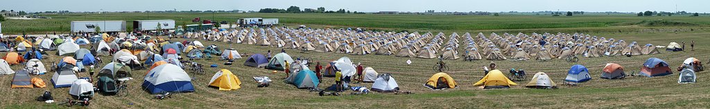 Day4 Tents pan1.jpg