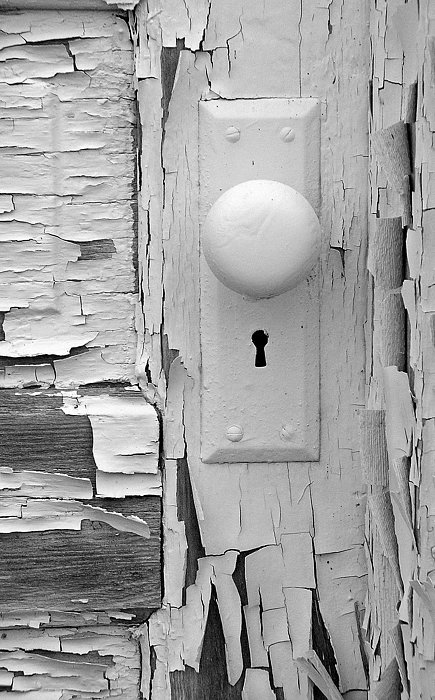 White_Door_Knob_b&w.jpg