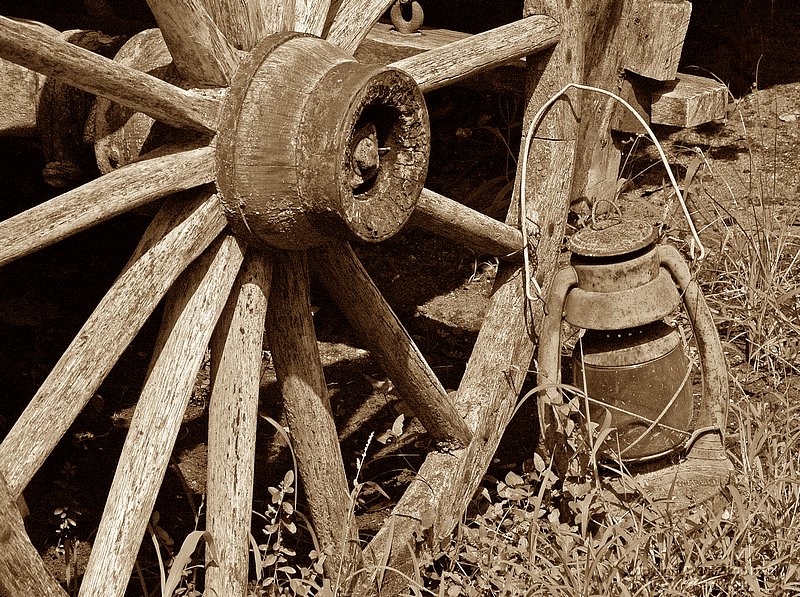 Stilllife_Sepia.jpg