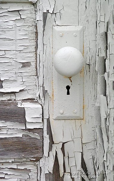 White_Door_Knob2.jpg